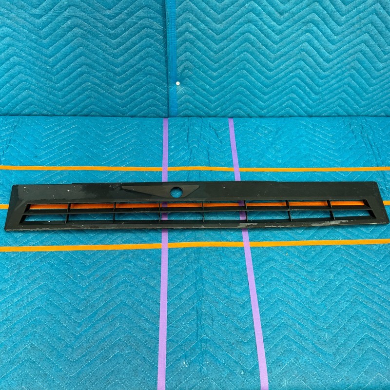 1987–1991 Volvo 780 Bertone Hood Grille OEM 1341056