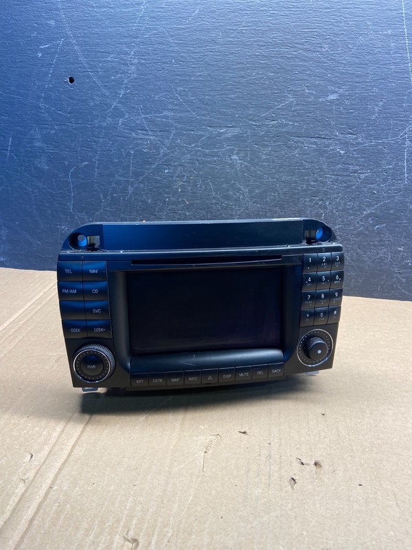 2003 to 2006Mercedes S430 S500 Radio Navigation Screen Display ae2272 DG