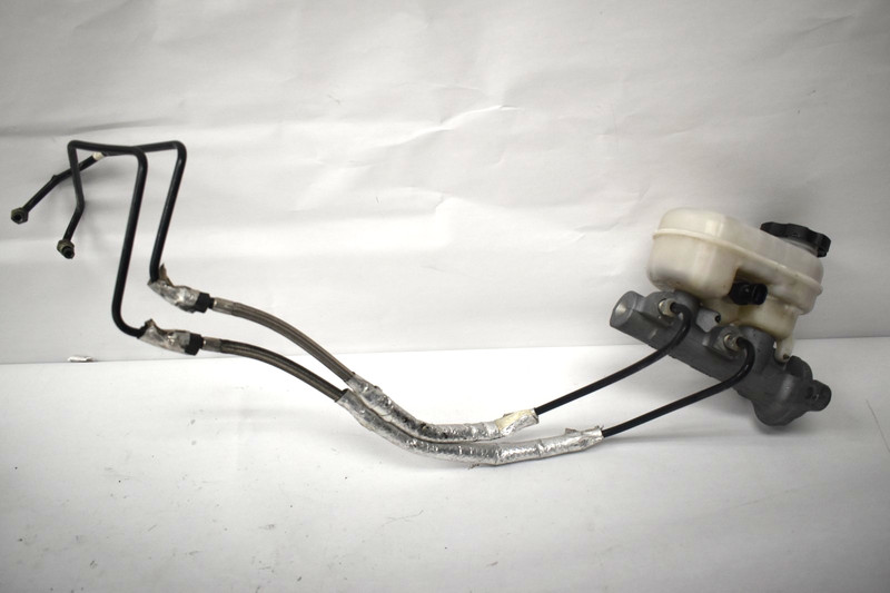 1997-04 Corvette C5 Brake Master Cylinder w/ LINES OEM ORIGINAL 18016548 USED