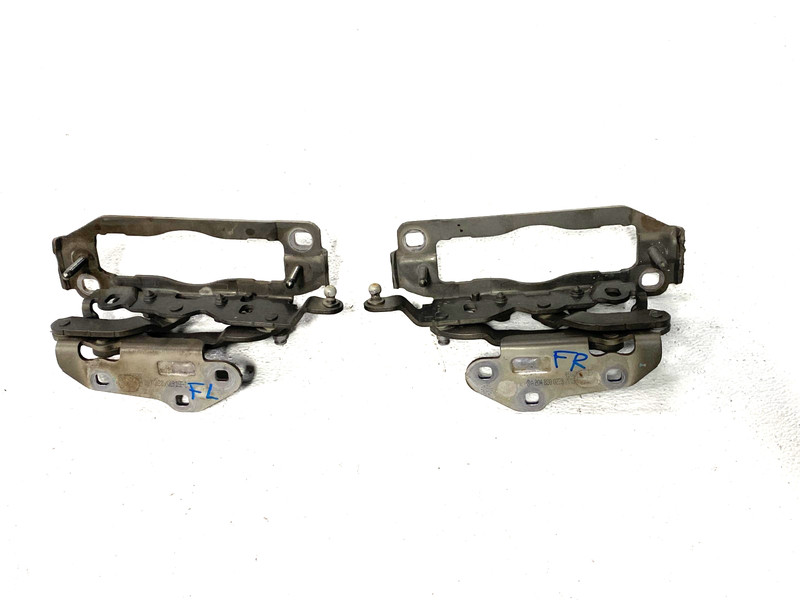 10-16 MERCEDES E550 CONVERTIBLE LEFT AND RIGHT HOOD SUPPORT HINGE OEM #A0.36