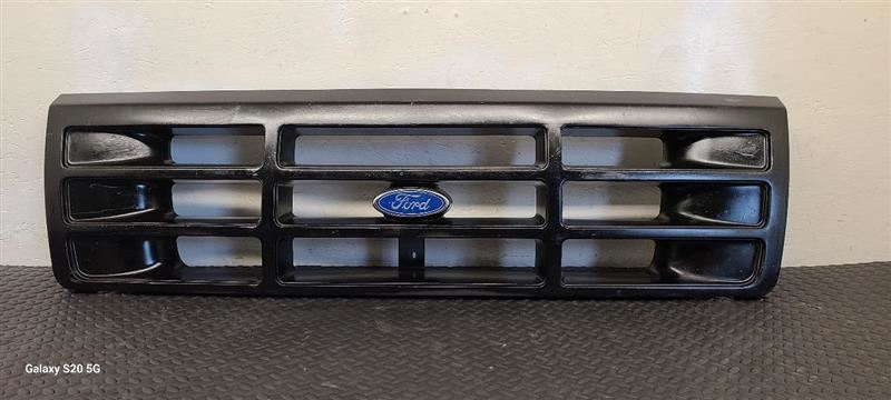 92-97 Ford F350 F250 Grille Assembly Black OEM F6TZ-8200-AAA