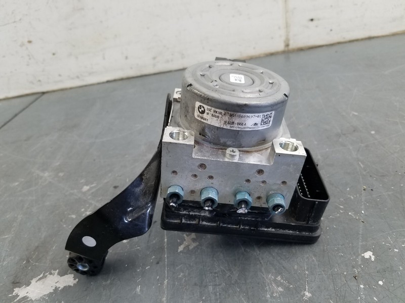 2017 BMW M4 F82 ABS DSC Brake Pump Module #9136 A6