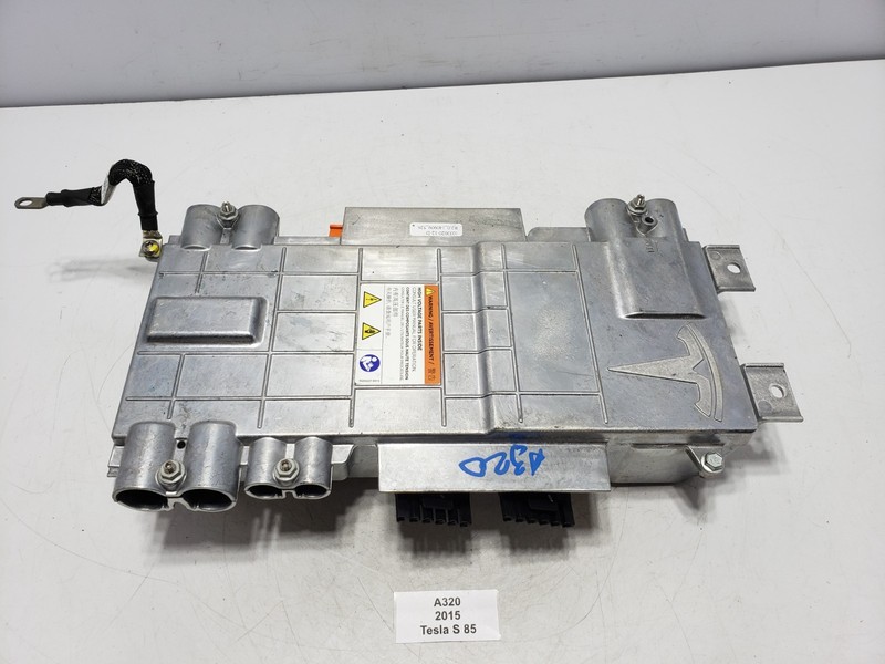 ✅ 12-16 OEM Tesla Model S Rear High Voltage Junction Box Lid Gen2