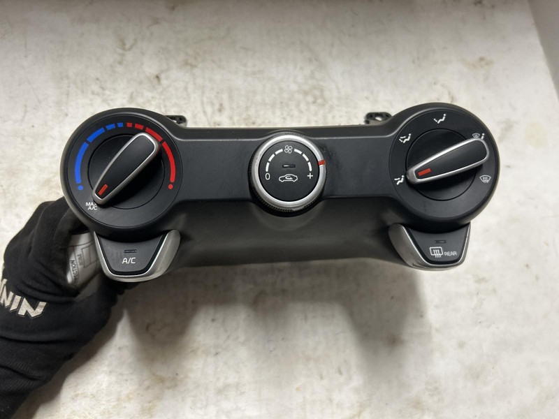 2018 KIA RIO Heat AC Controller manual control 97250H9020 OEM 18 19