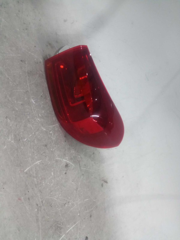 2017 Volkswagen Tiguan Right Tail Light Assembly White Aftermarket 214359