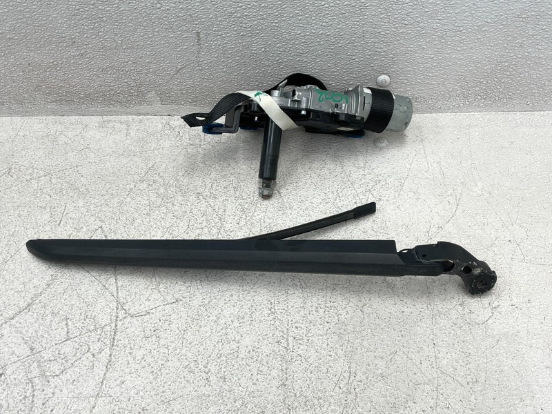 2018-2022 Volvo XC60 Rear Windshield Wiper Blade Motor W/Arm 1603 OEM