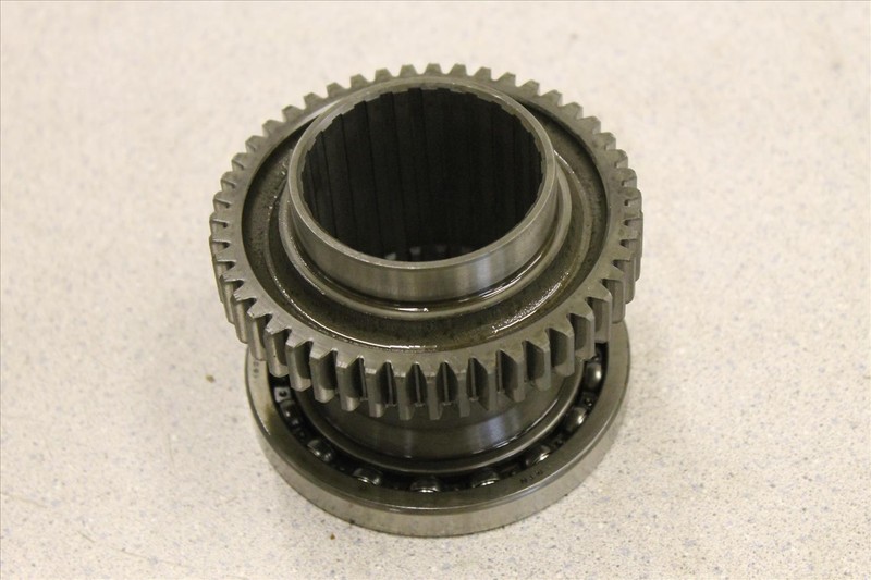1982 YAMAHA XV 920 VIRAGO ENGINE MOTOR MIDDLE DRIVING GEAR OUPUT DRIVE XV920 82