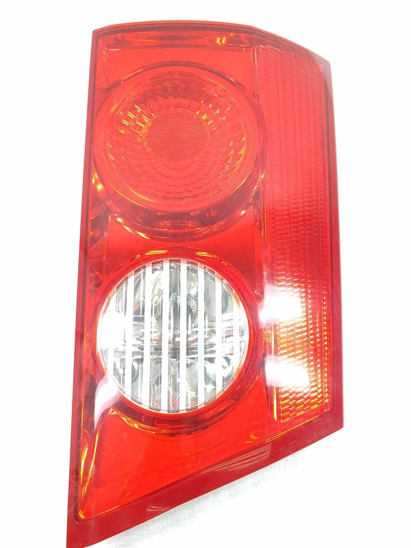 2006 Sienna LH Driver Liftgate Tail Light Assembly Light Scratches 81680AE020
