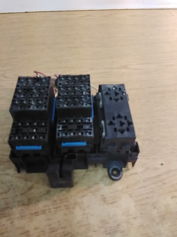 2005 Mack Fuse Block Assembly