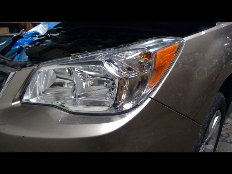 Driver Headlight Chrome Background Halogen Fits 14-16 FORESTER 1567057