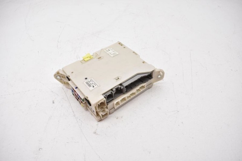 2006-2015 LEXUS IS250 CONVERTIBLE DRIVER LEFT SIDE ENGINE FUSE BOX 82730-53580