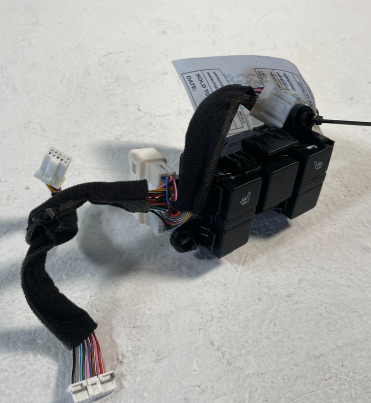 23-25 KIA SPORTAGE FRONT CENTER CONSOLE SEAT HEATER CONTROL SWITCH 2.5L # 106595
