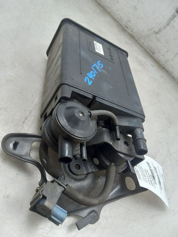 2001 LEXUS RX300 3.0L AWD AT FUEL VAPOR CANISTER