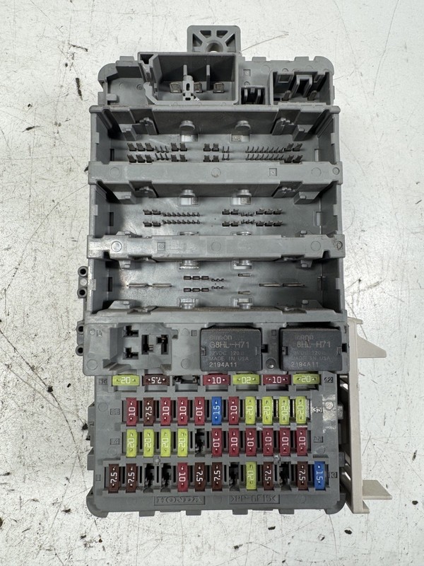 015 Honda Accord Hybrid Interior Cabin Fuse Box Assembly 38200-T3W-A03 OEM