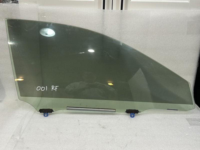 2016-2018 Lexus Es350 Front Passenger Right Door Glass Window 68101-06320