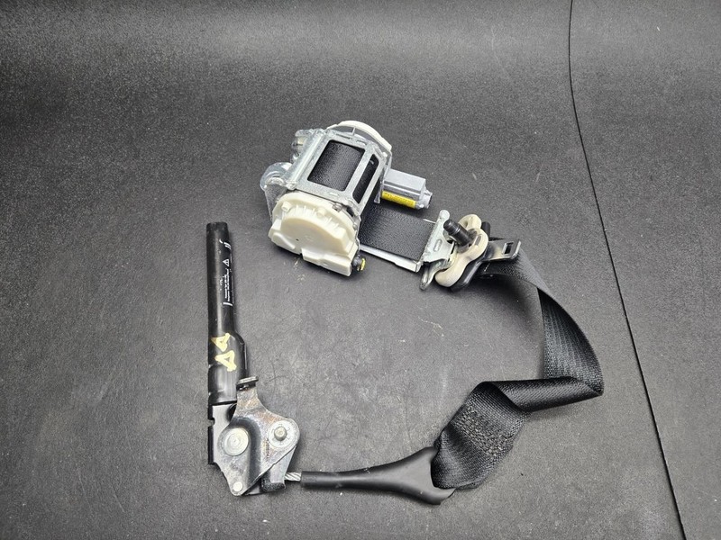 Front Right Seat Belt Retractor 2018 Ford Fusion HG9Z-54611B08-AA 2017 2019 2020