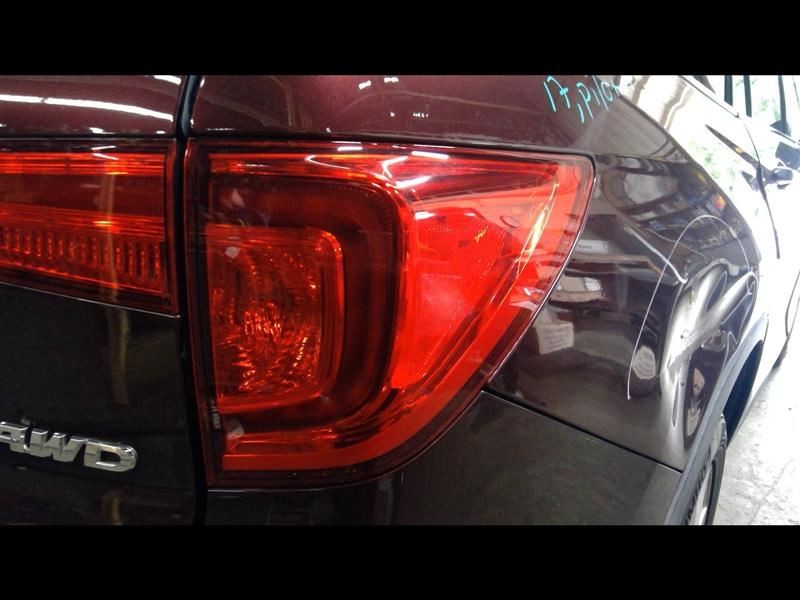 PILOT 2017 Tail Light 1437139