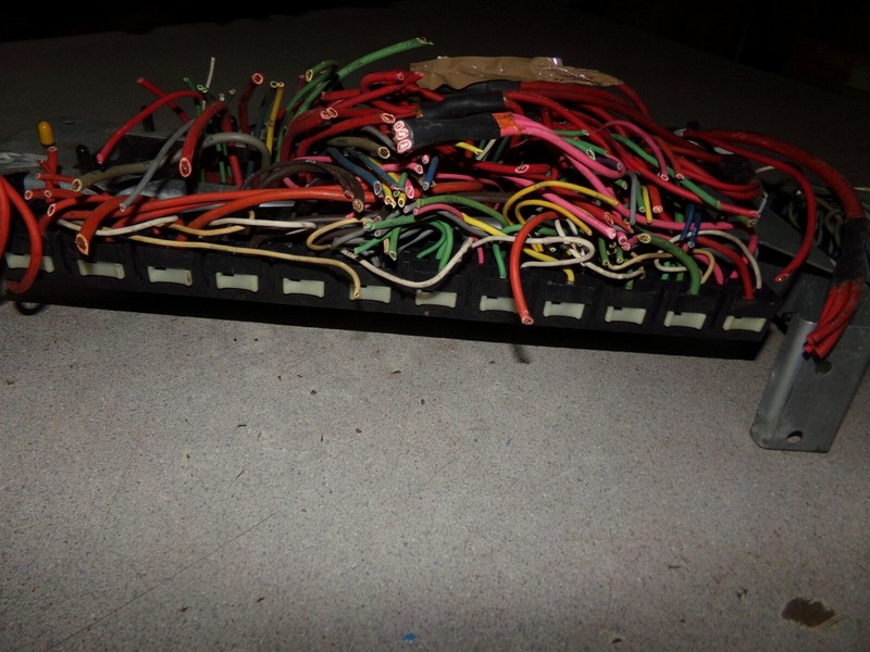 International 205318 Fuse Block Assembly *FREE SHIPPING*