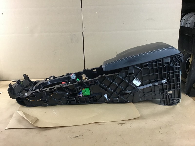 Jaguar XE S 2018 Center Armrest Console Cup Holder Compartment Frame 16-19 :M