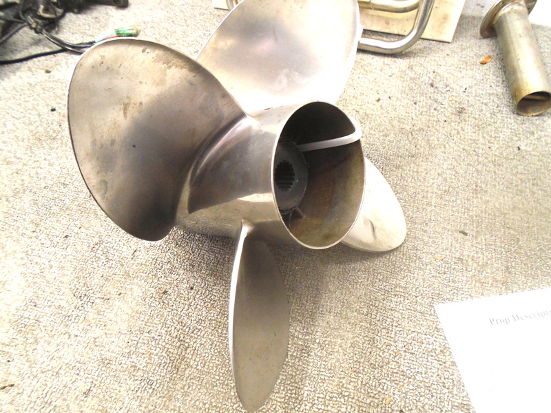 YAMAHA 4 BLADE SS PROPELLER MAR-GYT4B-L8-15 Yamaha Left Hand Rot 16 1/8 x 15P