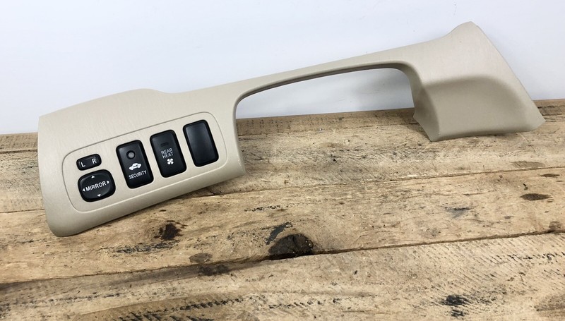 2004-2007 Toyota Highlander Dash Trim Mirror Rear Hear Security Switch Tan Beige