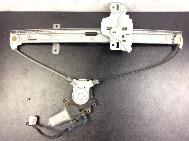98 99 00 01 02 Passport Left Rear Door Window Power Regulator Assy Used OEM