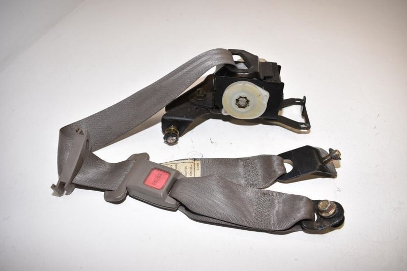 1992-1997 SUBARU ALCYONE SVX LSi PASSENGER RIGHT REAR SEAT BELT WITH RETRACTOR