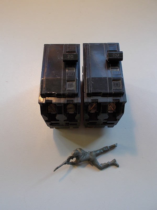 Square D 20A 20-Amp 2-Pole Type QO Circuit breakers, Lot of 2 *FREE SHIPPING*