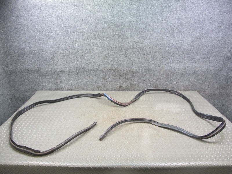 1987-1995 PORSCHE 928 REAR TRUNK WEATHERSTRIP RUBBER SEAL GASKET