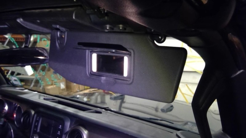 Passenger Sun Visor With Illumination LHD Fits 18-25 WRANGLER 1781276