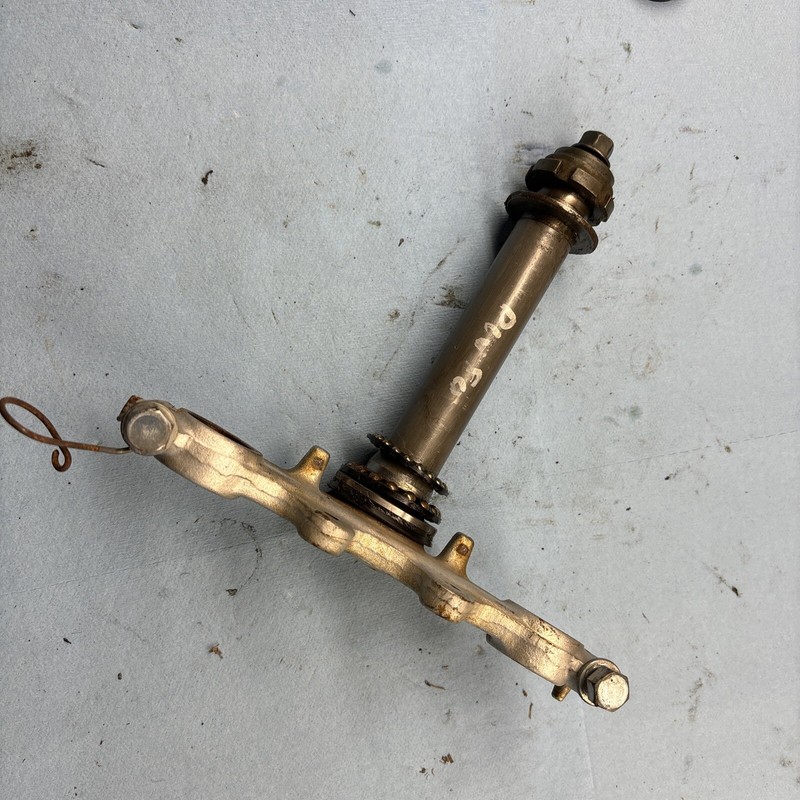 2004 YAMAHA PW80 PW 80 Zinger Motorcycle Tripple Clamp Lower Stem