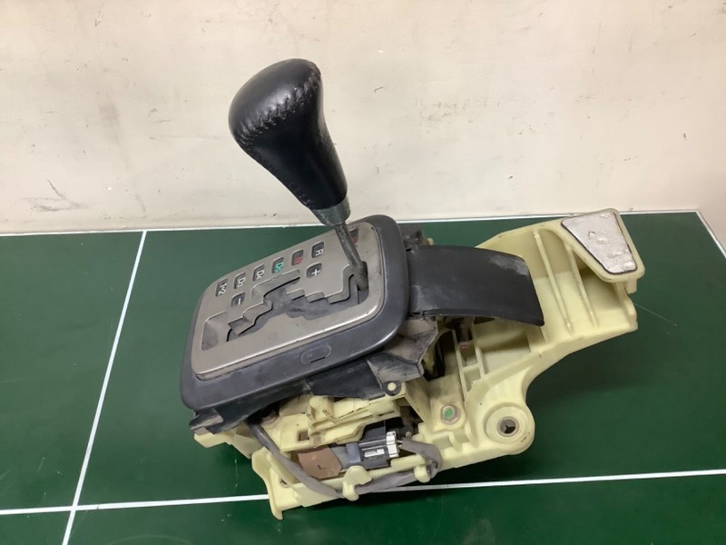 00-03Acura TL, AT Shifter Floor Shift Selector Gear Change Select Lever Knob OEM