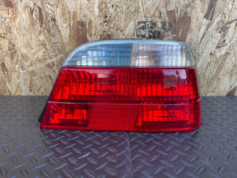 95-98 740i 740iL 750iL BMW Tail Light Lamp Assembly Rear Right Passenger OEM