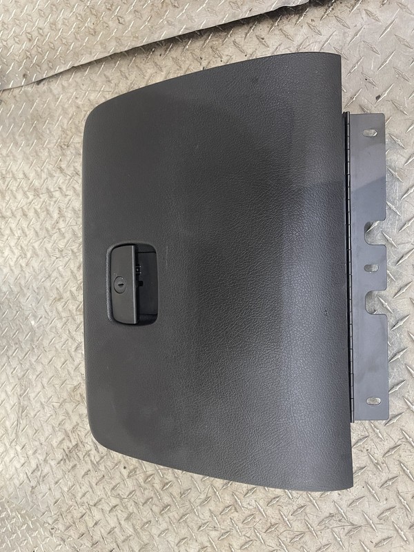 06-09 Trailblazer Envoy Black Glove Box Assembly w/ Latch NO KEY OEM