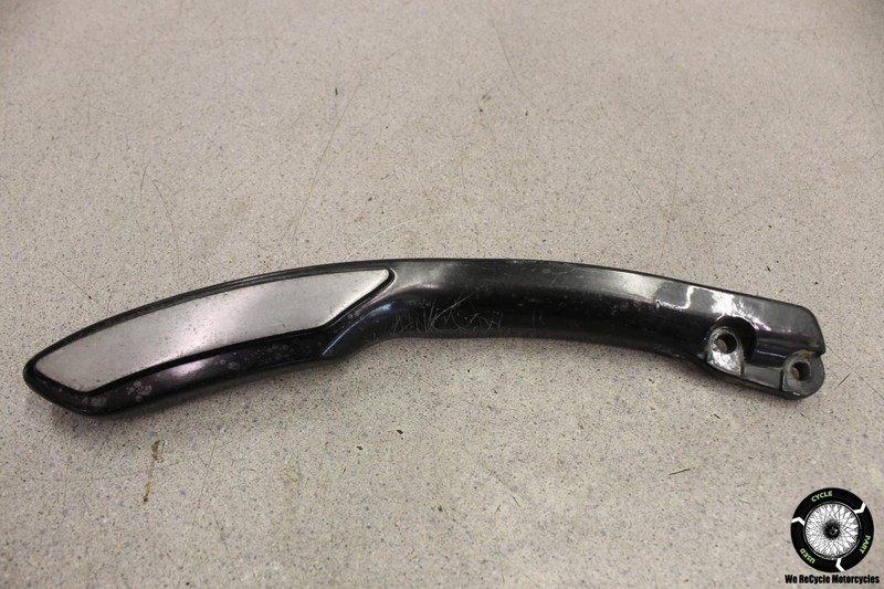 1986 Yamaha Virago 700 XV700 LEFT REAR FENDER MOUNT BRACKET COVER XV 86