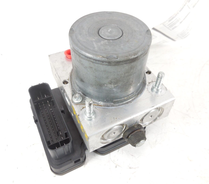 2017 17 Maserati Levante 3.0L Anti Lock Brake ABS Pump OEM 6700352860