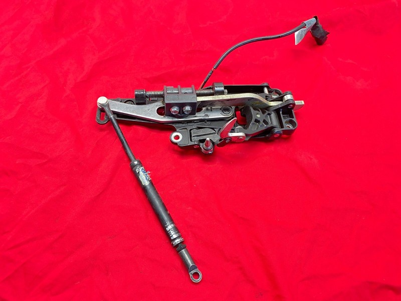 00-06 BMW E46 325 330 M3 Left Driver Side Convertible Folding Top Lock Latch OEM