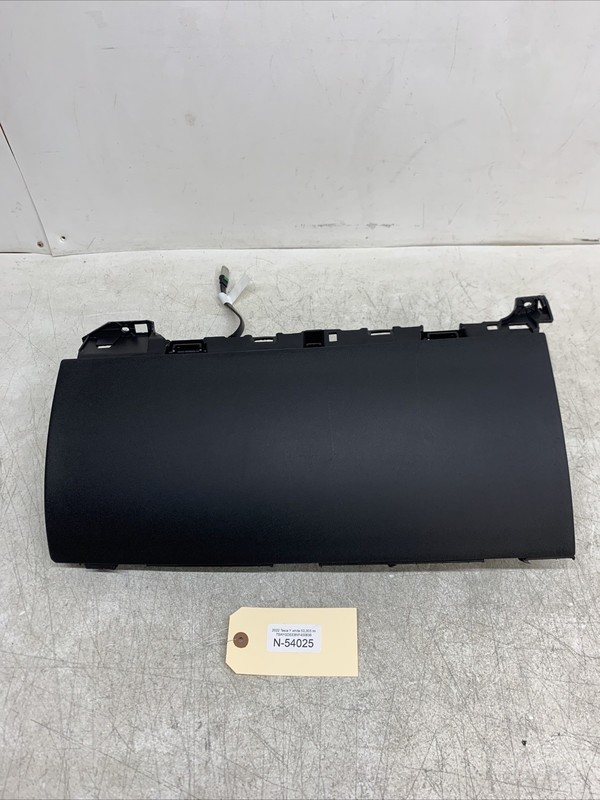 2022 Tesla Model Y Front Glove Box Storage glovebox OEM 1083340-01-K 54025 U15