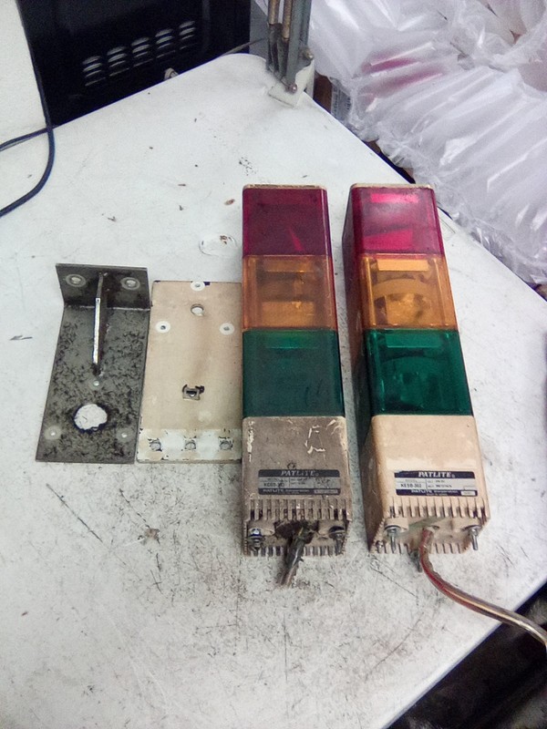 Lot of 2 Patlite KESB-302 24VDC 16.5W Cube Tower