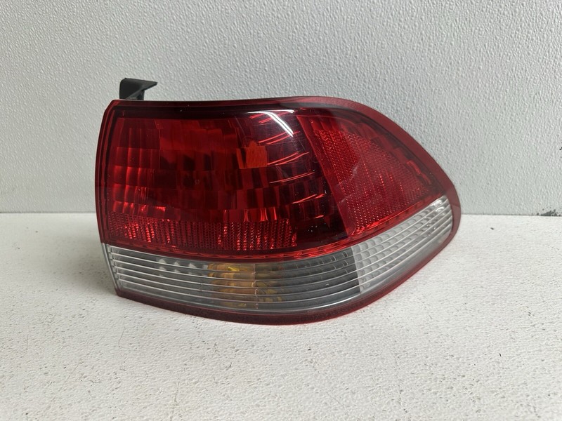 2001-2002 Honda Accord Sdn Qrt Mtd Right Passenger Tail Light Lamp Taillight Oem