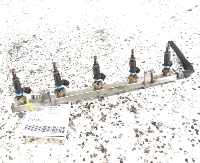 2012 12 Volkswagen Beetle 2.5L Fuel Injection Rail W/ Injectors OEM