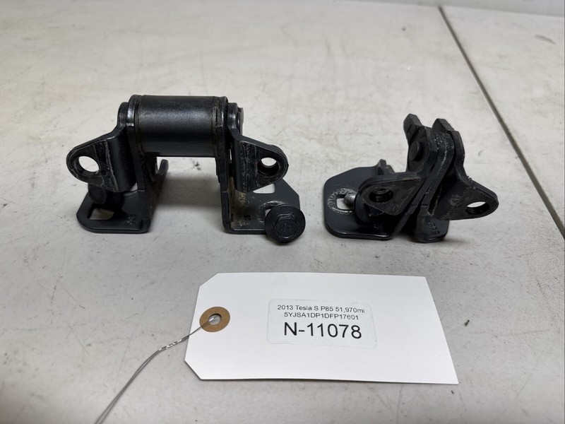 12-20 TESLA MODEL S REAR LEFT SIDE DOOR HINGE LOWER & UPPER HINGE 11078 B74