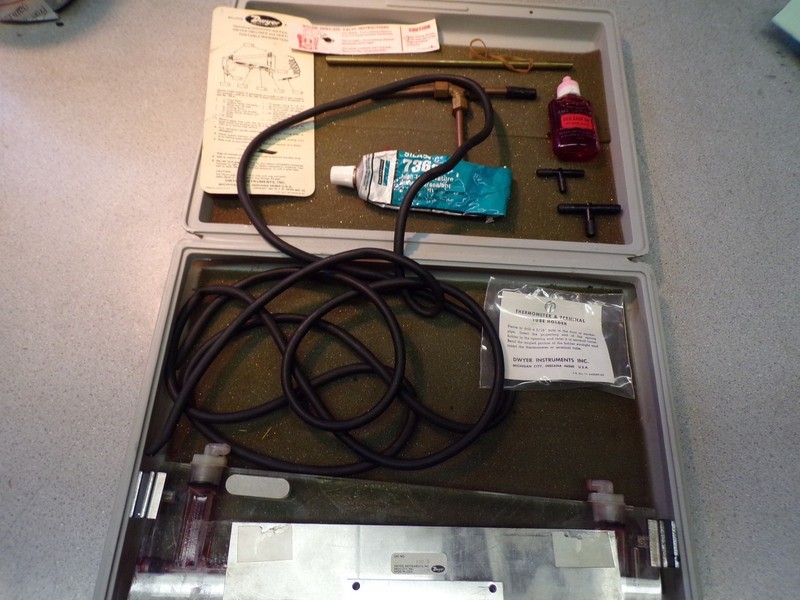 Dwyer Inclined & Vertical Portable Manometer BULL D-2 Kit *FREE SHIPPING*