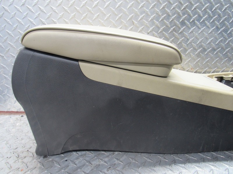 2012 HYUNDAI GENESIS SEDAN CENTER CONSOLE CUP HOLDER ARM REST ASSEMBLY OEM