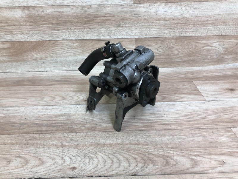 BMW E60 E61 525 530 OEM FRONT ENGINE MOTOR POWER STEERING PUMP 2004-2007 2