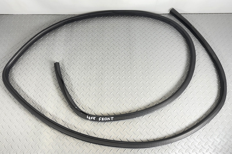 ✅13-2024 RAM CLASSIC 1500 FRONT LEFT DOOR WEATHERSTRIP MOUNTED BODY CREW CAB OEM