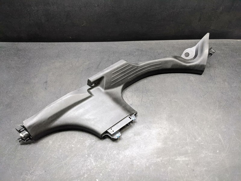 Left B-Pillar Lower Trim Panel 2018 Jeep Renegade 2015 2016 2017 2019 - 2023