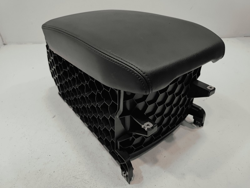 2018-20 Volkswagen Atlas Center Console Storage Box w/Leather Armrest Black OEM