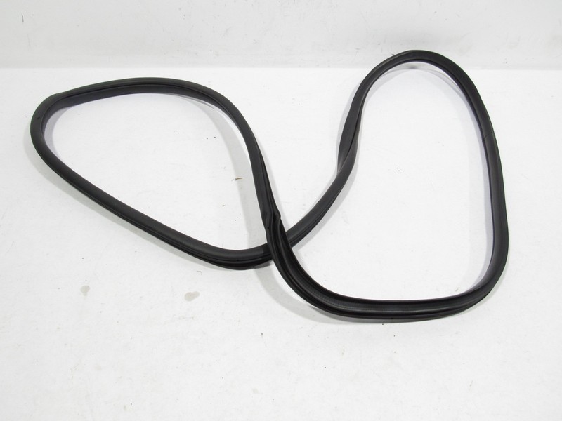 18-23 Kia Stinger GT1 2019 Rear Right Pass Door Window Belt Molding Trim |