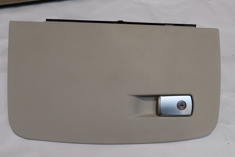 2018-2022 BMW M550I DASHBOARD PASSENGER GLOVE BOX STORAGE COMPARTMENT OEM